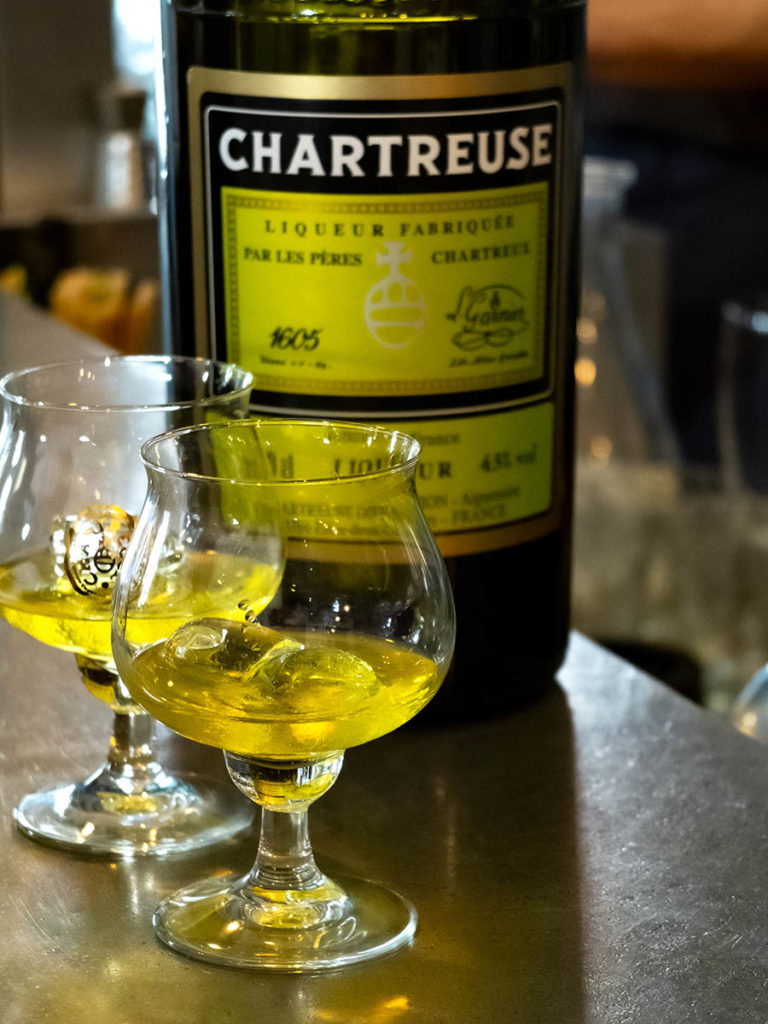 Le Tabagnon du 6 digestif chartreuse verres
