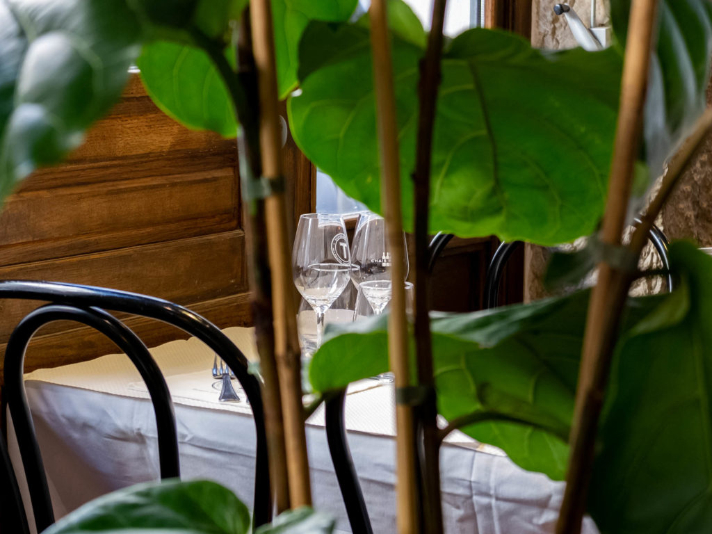 Le Tabagnon du 6 restaurant table plantes